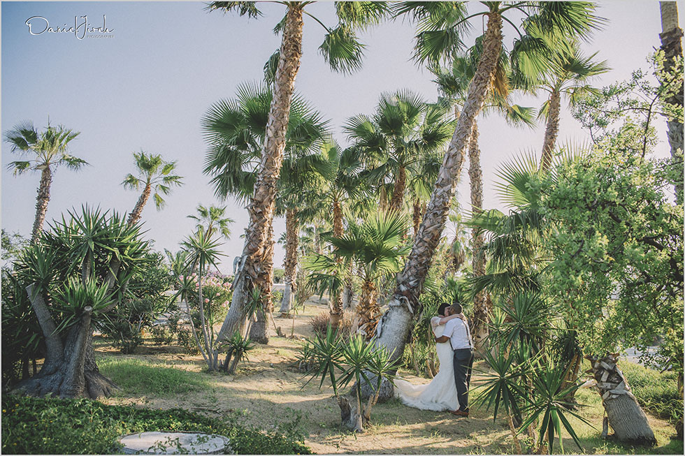 Los Cabos Urban & Trash the Dress Photo Session after Wedding Day