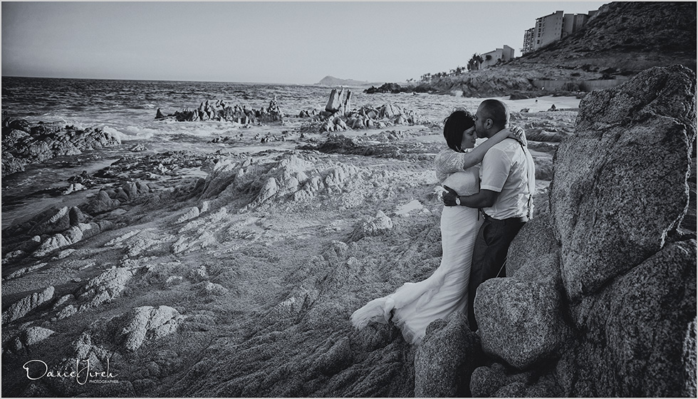 Los Cabos Urban & Trash the Dress Photo Session after Wedding Day