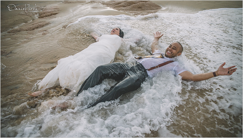 Los Cabos Urban & Trash the Dress Photo Session after Wedding Day